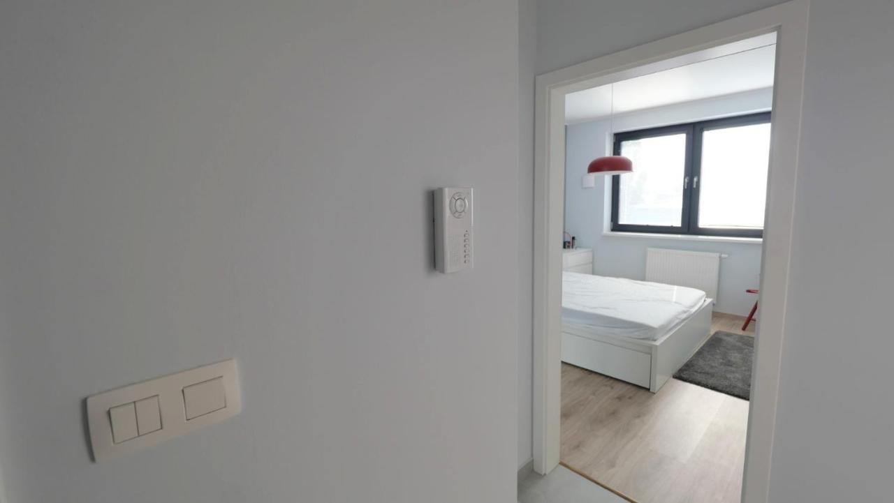 Air-Conditioned, 2 Room Apartment With Terrace Bratislava Exterior photo